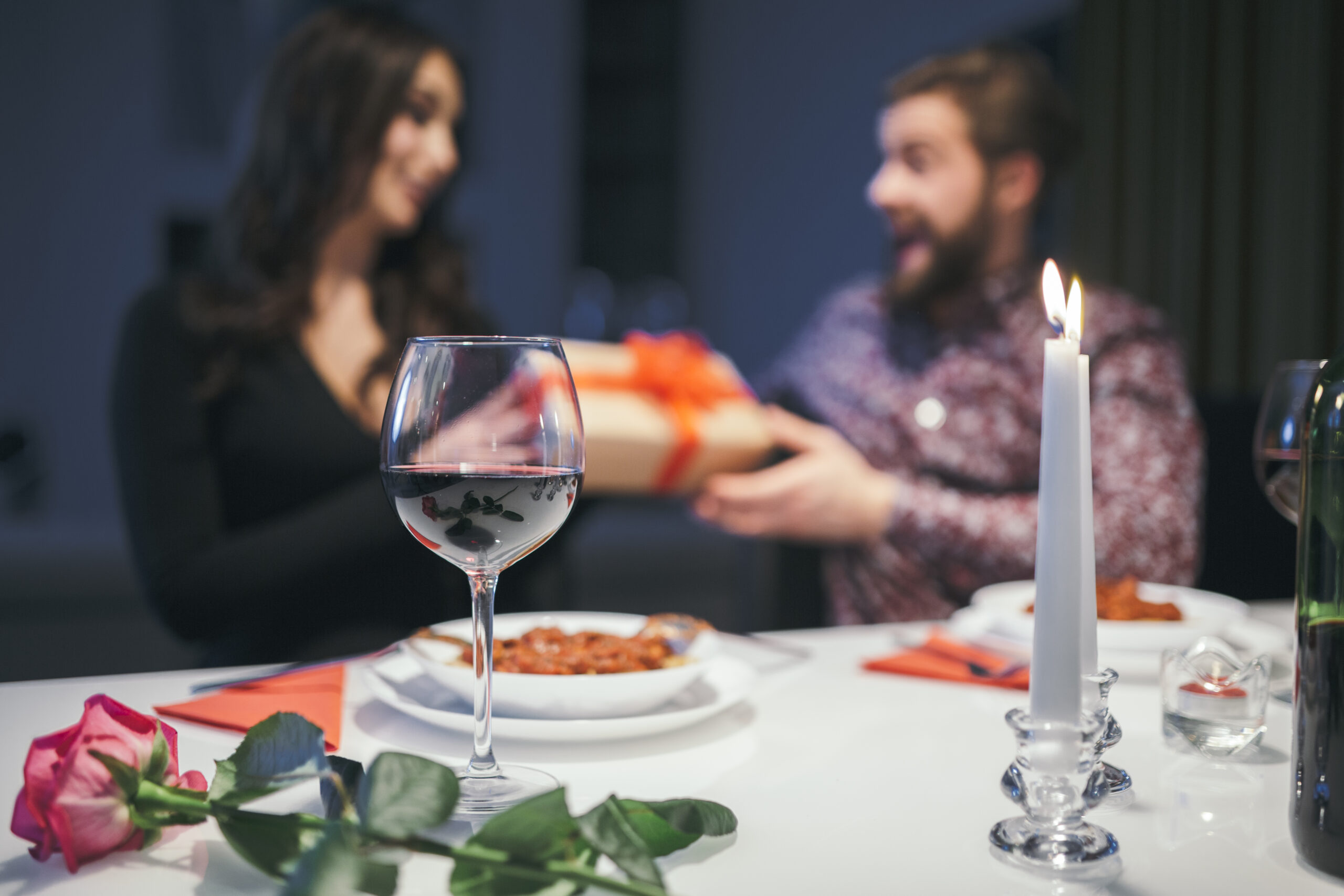Factorii psihologici care influențează alegerea partenerului romantic